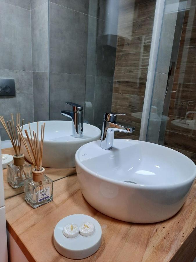 Apartment Pleasure Lux Novi Sad Exterior foto